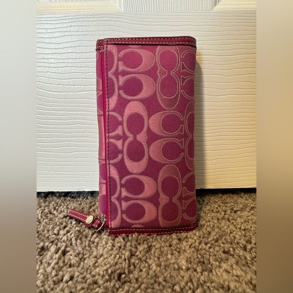 Coach Wallet - Picture 3 of 16